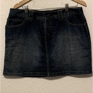 St. John's Bay Denim Jean Skort Skirt Women SZ 16 Blue Denim Med Wash Zipper Fly
